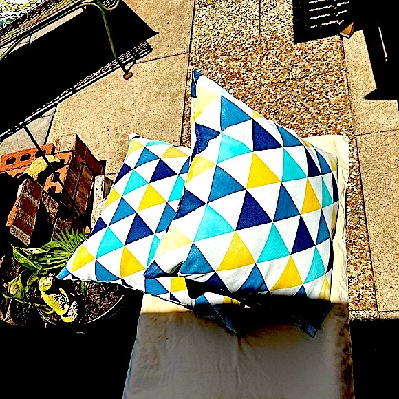 2 WHITE,BLUE AND YELLOW INDOOR/OUTDOOR PILLOWS - Picture 7 of 10